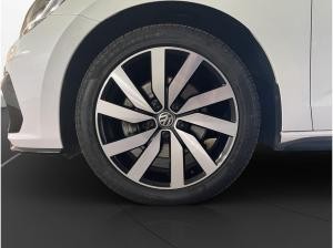 Volkswagen Touran 1.5 TSI R-Line 7-Sitzer AHK Pano LED Navi RFK ACC