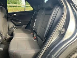 Volkswagen T-Roc sport 1.5 TSI DSG / Navi, AHK, LED, RFK