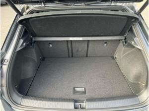 Volkswagen T-Roc sport 1.5 TSI DSG / Navi, AHK, LED, RFK