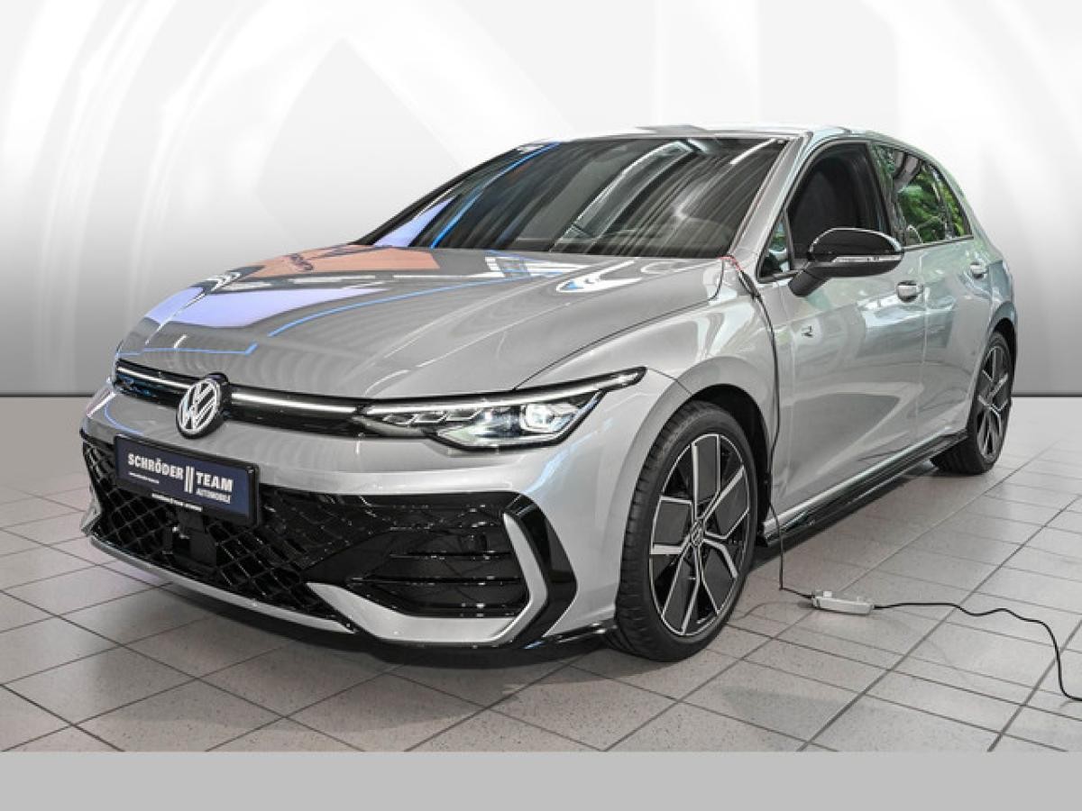 Volkswagen Golf VIII 1.5 eTSI DSG R-Line Black Style