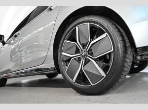 Volkswagen Golf VIII 1.5 eTSI DSG R-Line Black Style