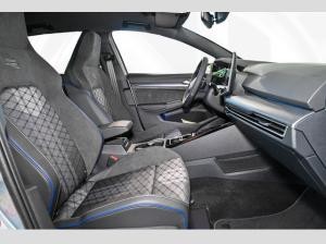 Volkswagen Golf VIII 1.5 eTSI DSG R-Line Black Style