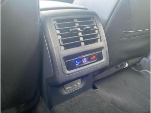 Volkswagen Golf R-Line 2,0TDI 110kW NAVI 360° BLACK MATRIX