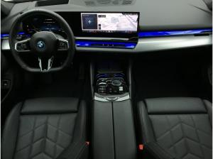 BMW i5 eDrive40 Touring M SPORT+PANO+AHK+KAMERA+ACC