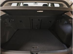 Volkswagen Golf VIII Life GOAL 1.5 eTSI ACC LED AHK