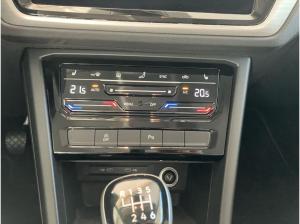 Volkswagen Touran CL 1.5TSI ACC.7-SITZE.NAVI+VC.2xPDC.APP-C.SHZ