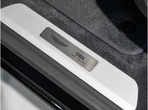 Aston Martin DBX 707