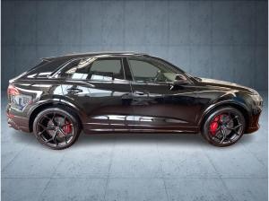 Audi RS Q8 SUV performance tiptr. Vmax305 Laser PANO