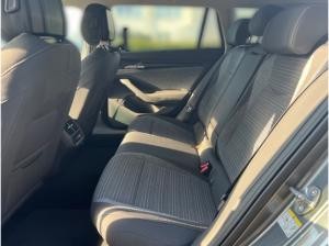 Skoda Superb Combi 2.0 TDI Selection *DSG*R-KAM**AHK*SHZ*NAVI*KESSY