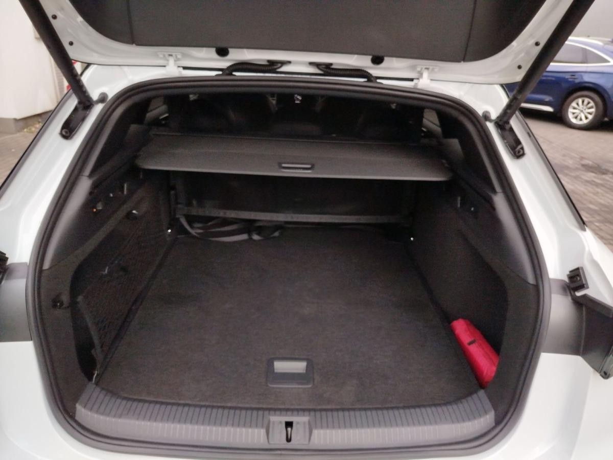 Volkswagen ID.7 Tourer GTX 4-Motion Navi IQ.Light DAB+ FrontAssist