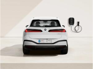 BMW iX3 x50 Neue Klasse PanoVison ab 702,25 mtl. Navi