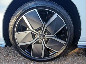 Volkswagen Golf Variant R-Line 1.5 TSI AHK PANO HuD 18" KAM