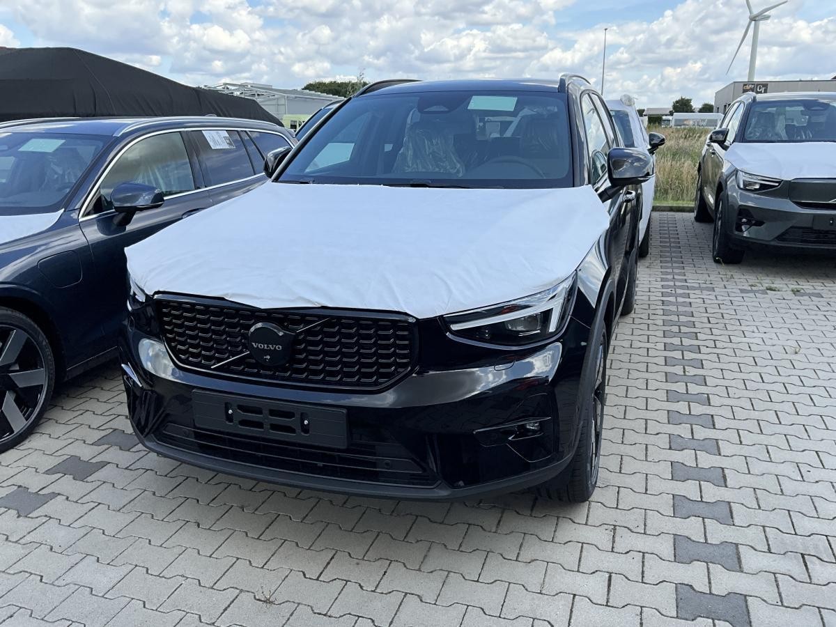 Volvo XC40 B4 Plus Black Edition *Sofort Verfügbar*
