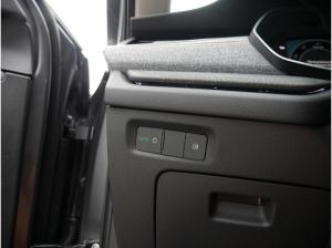 Skoda Octavia Combi 2.0 TDI Tour LEDER KAMERA NAVI LED *841*