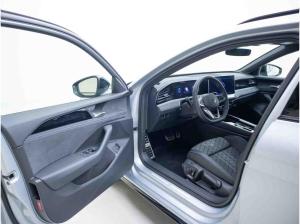 Volkswagen Passat 1.5 eHybrid R-Line*360°*AHK*ASG*VC*MATRIX*