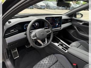 Volkswagen Passat Variant R-Line 2025 2.0 TDI 4MOTION 193 DSG (UVP 71.530€/SOFORT) BLACK/IQ/HEAD/AHK/PANO/ASSIST/UVM.