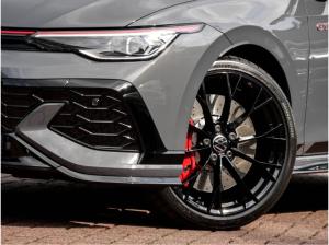 Volkswagen Golf VIII GTi Clubsport Facelift DCC H&K AKRAPOVIC MATRIX
