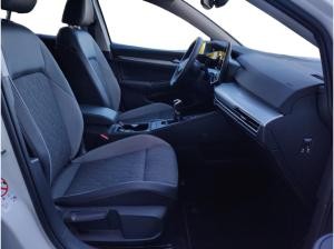 Volkswagen Golf VIII Life GOAL 1.5 TSI rearView+AHK+LED