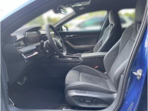 Skoda Superb Combi 1.5 TSI iV DSG Navi,Matrix,AHK,Kamera