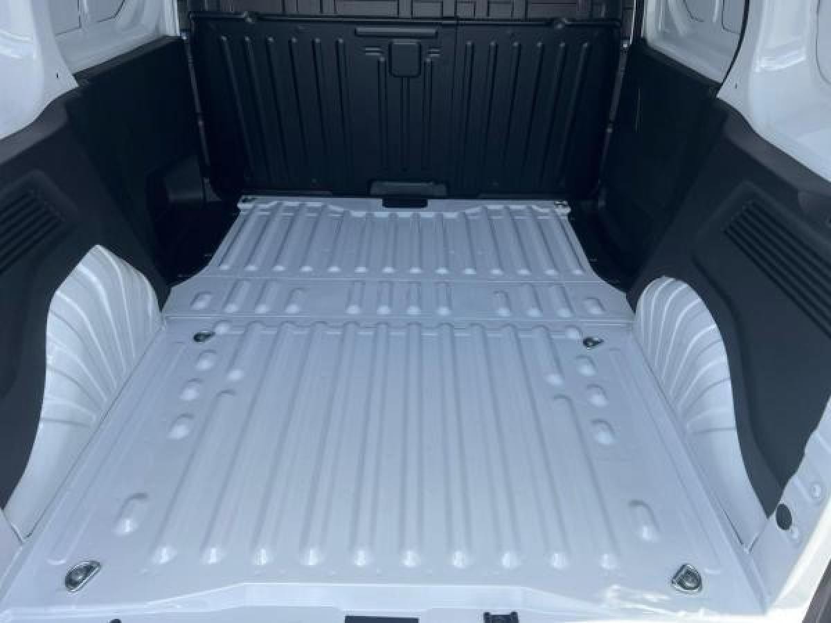 Peugeot Partner Elektric | KaWa | L1 | 50 kWh mit 10 Zoll Multimedia-Screen, Smartphoneintegration und Antirutschm