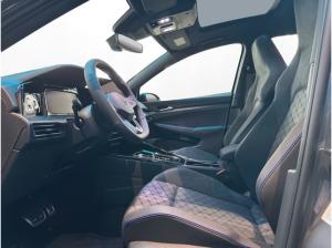 Volkswagen Golf VIII 1.5 eTSI DSG R-Line | PANO | LED |