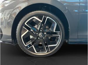 Volkswagen Golf VIII 1.5 eTSI DSG R-Line | PANO | LED |