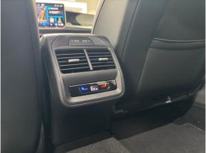 Volkswagen Passat Variant R-Line 1,5 l eHybrid 360°KAM*MASSAGE*MATRIX*KEYLESS