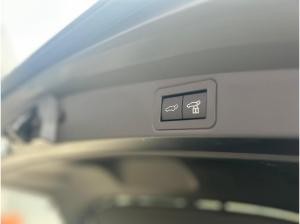 Toyota Corolla Teamplayer 1,8 l TS Navi ACC SHZ 1,99% el. Heck