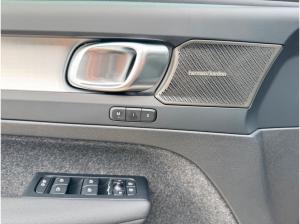 Volvo XC40 B3 Geartr. PLUS BLACK EDITION - sofort lief