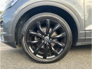 Volkswagen T-Roc sport 1.5 TSI DSG / Navi, AHK, LED, RFK