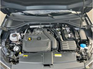Volkswagen T-Roc sport 1.5 TSI DSG / Navi, AHK, LED, RFK
