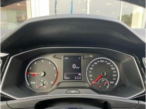 Volkswagen T-Roc sport 1.5 TSI DSG / Navi, AHK, LED, RFK