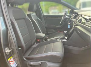 Volkswagen T-Roc sport 1.5 TSI DSG / Navi, AHK, LED, RFK