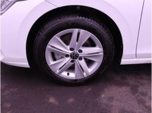 Volkswagen Golf VIII Life 1.5eTSI DSG / Navi, HuD, App, LED