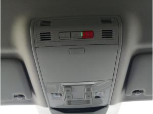 Volkswagen Passat Variant Business 2.0 TDI DSG / Navi, LED