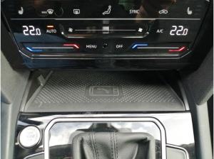 Volkswagen Passat Variant Business 2.0 TDI DSG / Navi, LED