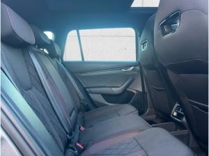 Skoda Octavia RS Combi 2.0 TSI Pano HUD Navi Kamera DigiCock LED Blendfreies Fernl. Kurvenlicht