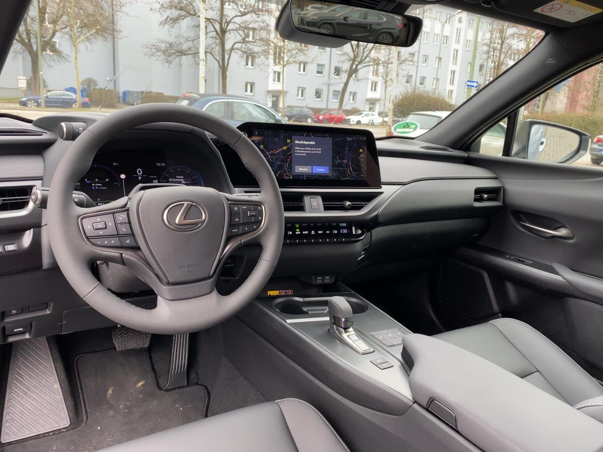 Lexus UX-300h