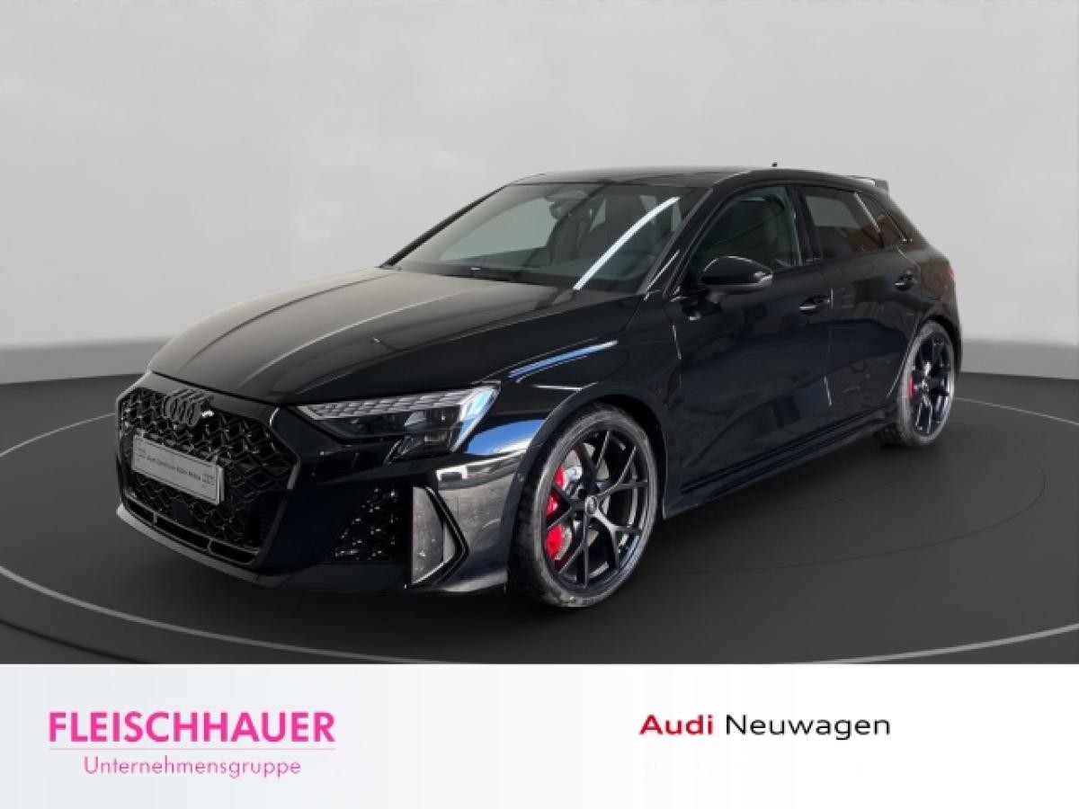 Audi RS3 Sportback 2.5 TFSI quattro S tronic *Panorama*Carbon Spoiler*VMAX280km/h*SONOS*Assistenzpaket*