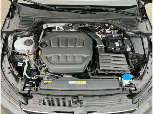 Volkswagen Golf VIII Style 2.0TSI DSG/ Navi, App, LED+, ACC