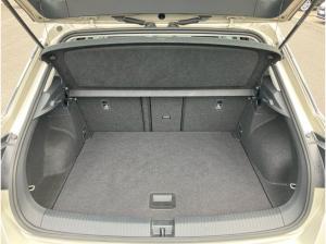 Volkswagen T-Roc Move 1.5TSI DSG / Navi, ParkAssi, AHK, LED