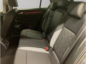Volkswagen Golf VIII 1.5 eTSI DSG / SOFORT VERFÜGBAR !