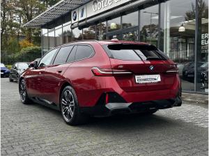 BMW i5 eDrive40 Touring M Sport //Autobahnassistent Pano