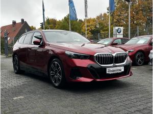 BMW i5 eDrive40 Touring M Sport //Autobahnassistent Pano