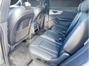Audi Q8 SUV 45 TDI qu. tiptr. Luft HUD AHK Matrix 360