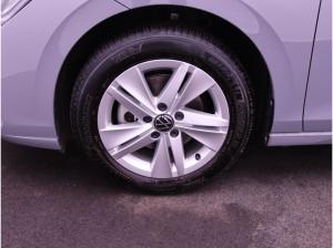 Volkswagen Golf VIII Life 1.5 eTSI DSG / App, ACC, LED, SHZ