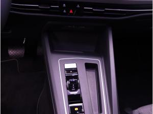 Volkswagen Golf VIII Life 1.5eTSI DSG / Navi, HuD, App, LED