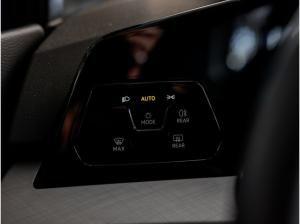 Volkswagen Golf VIII 1,5 TSI Life ACC LED AppConnect Alu Parkpilot Sitzheizg