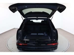 Audi Q7 TDI quattro S line business UPE: 127.565,- €