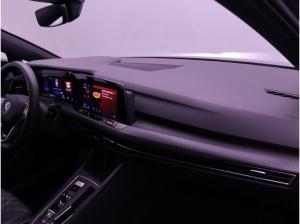 Volkswagen Golf VIII R-Line 2.0 TSI DSG / Navi, RFK, LED+